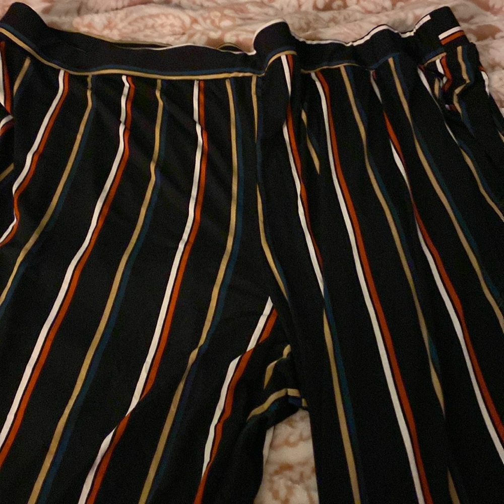Torrid size 6 wide leg capris